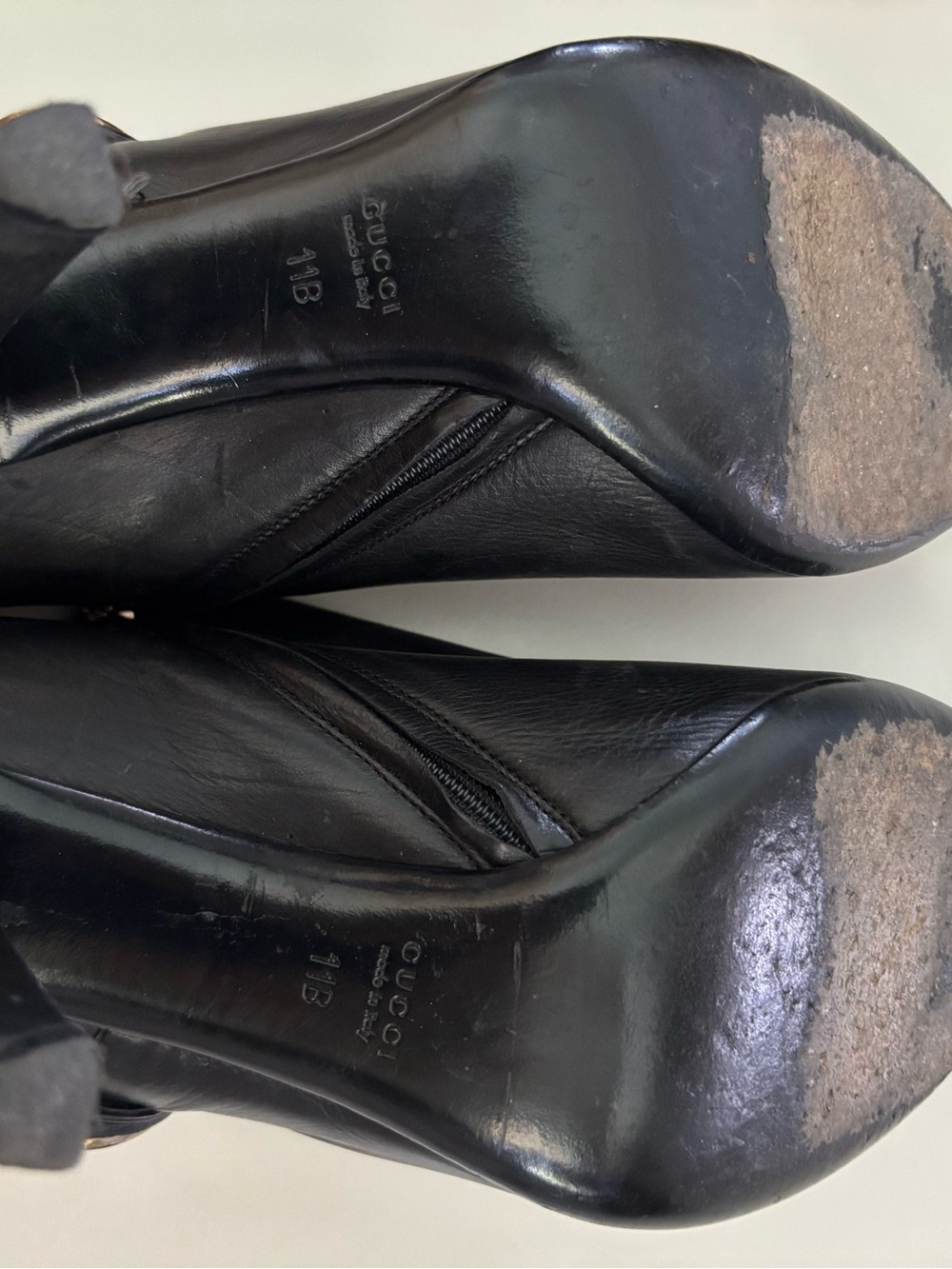 Gucci Black Leather Heel Ankle Booties Darwin Nero Gold Medallion Accent Sz 11B - Picture 8 of 15